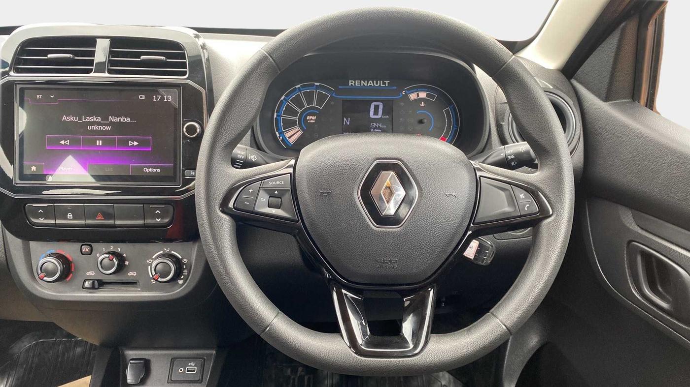 2023 Renault Kwid RXT 1.0 AMT, Petrol, Automatic, 1,449 km, Steering Wheel Close Up