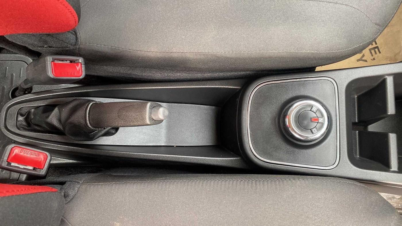 2023 Renault Kwid RXT 1.0 AMT, Petrol, Automatic, 1,449 km, Gear Lever