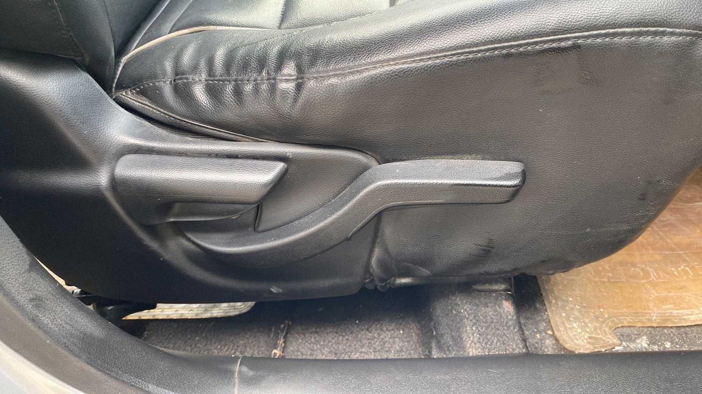 2017 Honda BR-V 1.5L I-VTEC V CVT, Petrol, Automatic, 82,936 km, Driver Side Adjustment Panel