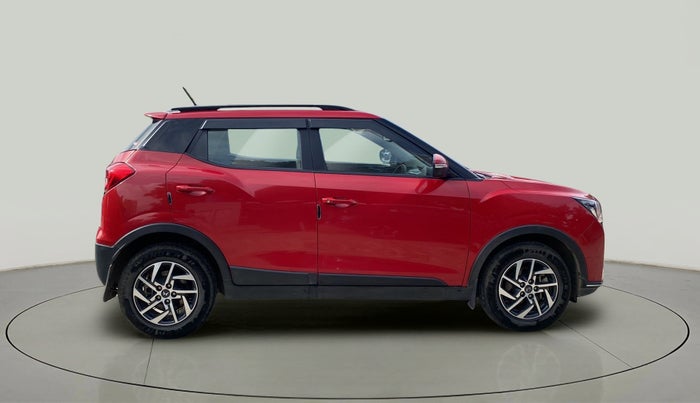 2023 Mahindra XUV300 W8 (O) 1.2 PETROL AMT, Petrol, Automatic, 13,177 km, Right Side