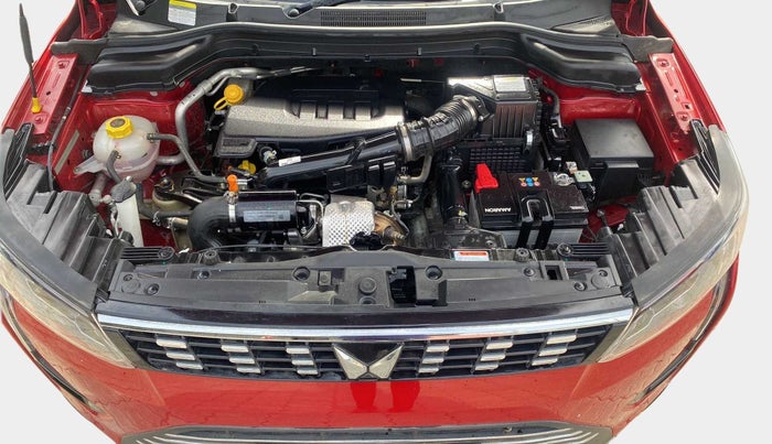 2023 Mahindra XUV300 W8 (O) 1.2 PETROL AMT, Petrol, Automatic, 13,177 km, Open Bonet