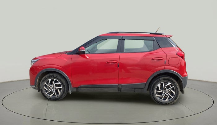 2023 Mahindra XUV300 W8 (O) 1.2 PETROL AMT, Petrol, Automatic, 13,177 km, Left Side