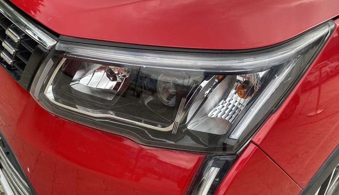 2023 Mahindra XUV300 W8 (O) 1.2 PETROL AMT, Petrol, Automatic, 13,177 km, Left headlight - Minor scratches