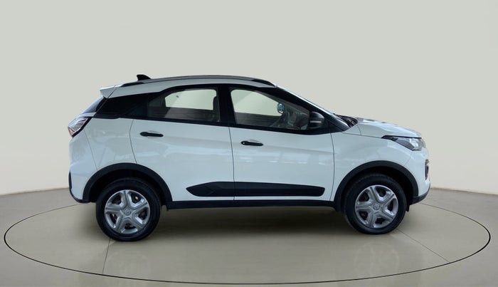 2022 Tata NEXON XM PLUS SUNROOF PETROL, Petrol, Manual, 43,237 km, Right Side View