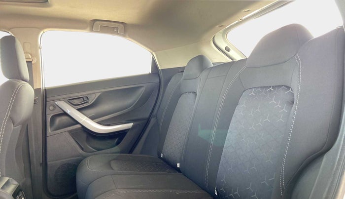 2022 Tata NEXON XM PLUS SUNROOF PETROL, Petrol, Manual, 43,237 km, Right Side Rear Door Cabin