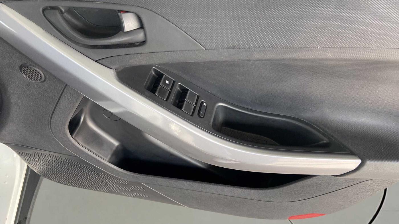 2022 Tata NEXON XM PLUS SUNROOF PETROL, Petrol, Manual, 43,237 km, Driver Side Door Panels Control