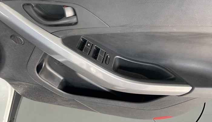 2022 Tata NEXON XM PLUS SUNROOF PETROL, Petrol, Manual, 43,237 km, Driver Side Door Panels Control