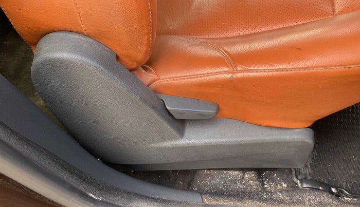 2015 Renault Duster 85 PS RXL DIESEL, Diesel, Manual, 82,453 km, Driver Side Adjustment Panel