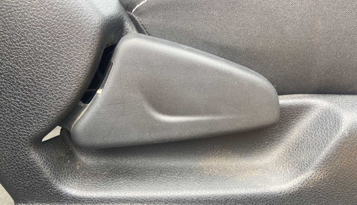 2020 Renault Kwid RXL 1.0 AMT, Petrol, Automatic, 7,623 km, Driver Side Adjustment Panel