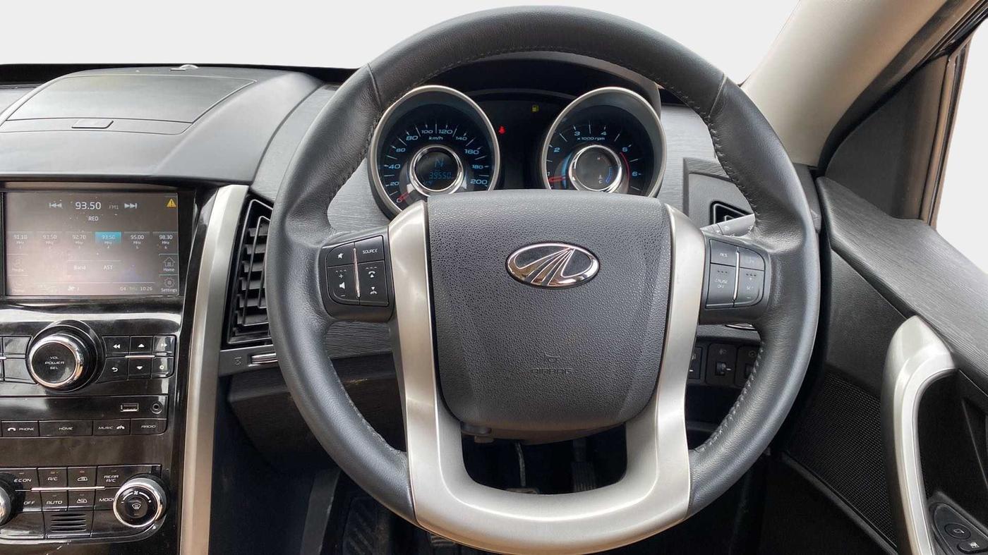2019 Mahindra XUV500 W9, Diesel, Manual, 39,544 km, Steering Wheel Close Up