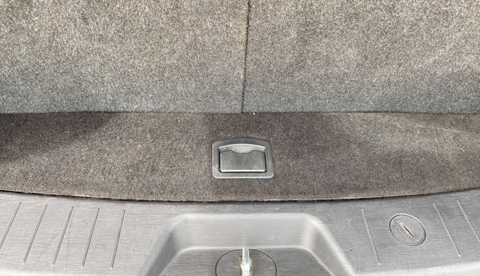 2019 Mahindra XUV500 W9, Diesel, Manual, 39,544 km, Boot Inside
