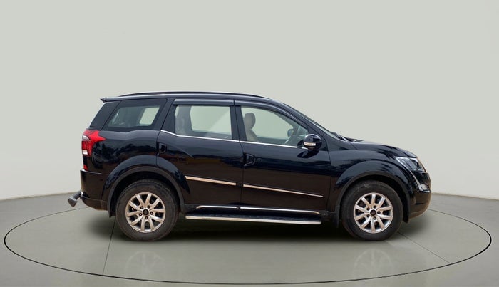 2019 Mahindra XUV500 W9, Diesel, Manual, 39,544 km, Right Side View
