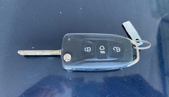 2021 Tata Tiago XTA PETROL, Petrol, Automatic, 16,936 km, Key Close Up