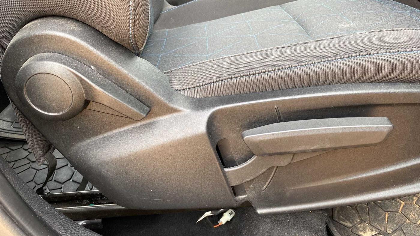 2022 Tata PUNCH CREATIVE  AMT, Petrol, Automatic, 20,150 km, Driver Side Adjustment Panel
