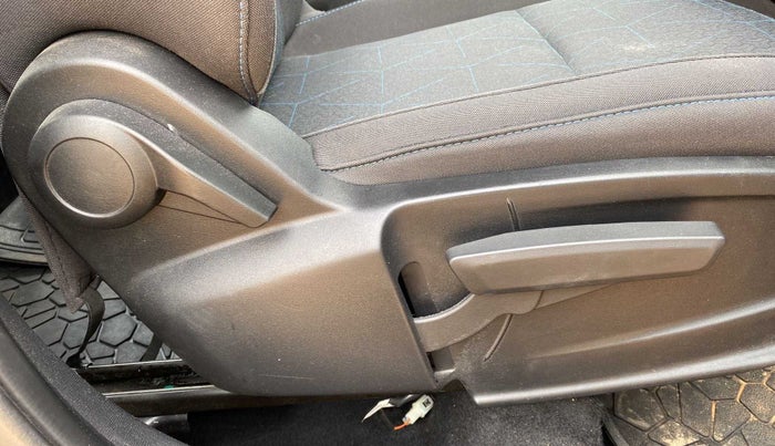 2022 Tata PUNCH CREATIVE  AMT, Petrol, Automatic, 20,150 km, Driver Side Adjustment Panel