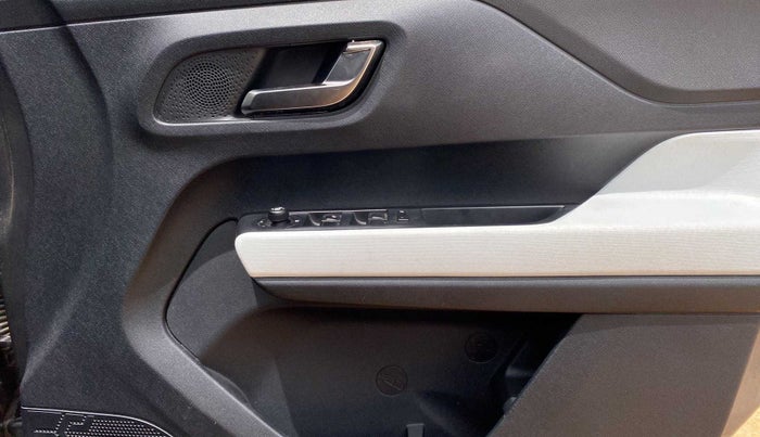 2022 Tata PUNCH CREATIVE  AMT, Petrol, Automatic, 20,150 km, Driver Side Door Panels Control