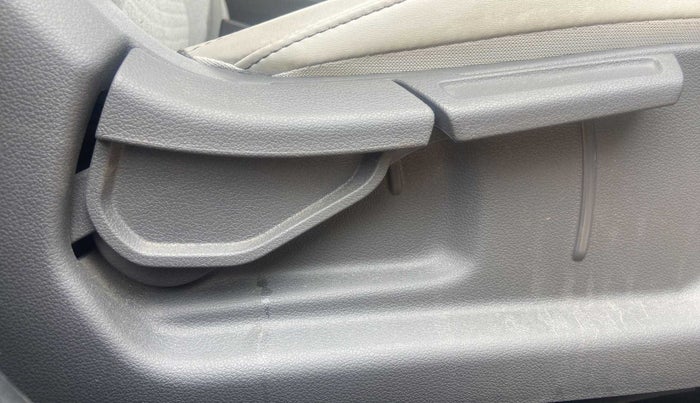 2020 Hyundai GRAND I10 NIOS MAGNA CORPORATE EDITION 1.2 KAPPA VTVT, Petrol, Manual, 9,281 km, Driver Side Adjustment Panel