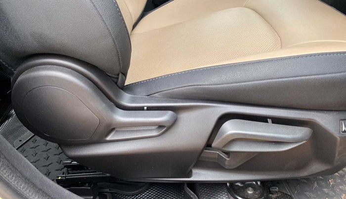 2022 Tata NEXON XZA PLUS KAZIRANGA PETROL, Petrol, Automatic, 29,020 km, Driver Side Adjustment Panel