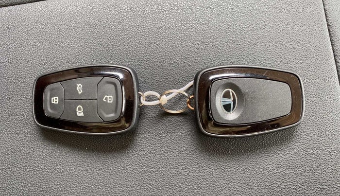 2022 Tata NEXON XZA PLUS KAZIRANGA PETROL, Petrol, Automatic, 29,020 km, Key Close Up
