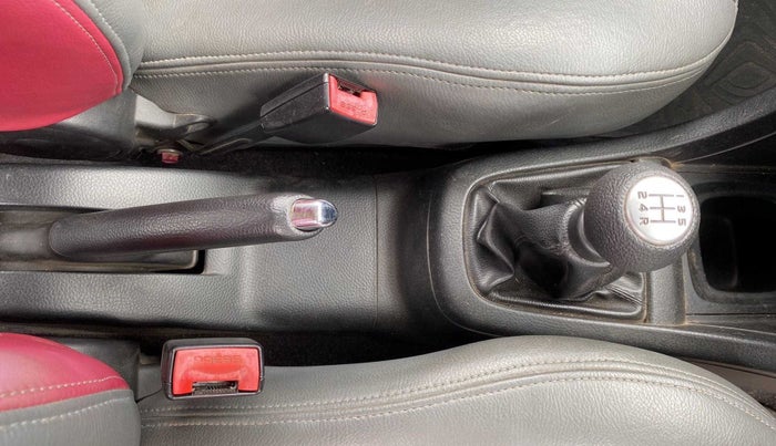 2012 Maruti Swift VXI, Petrol, Manual, 97,699 km, Gear Lever