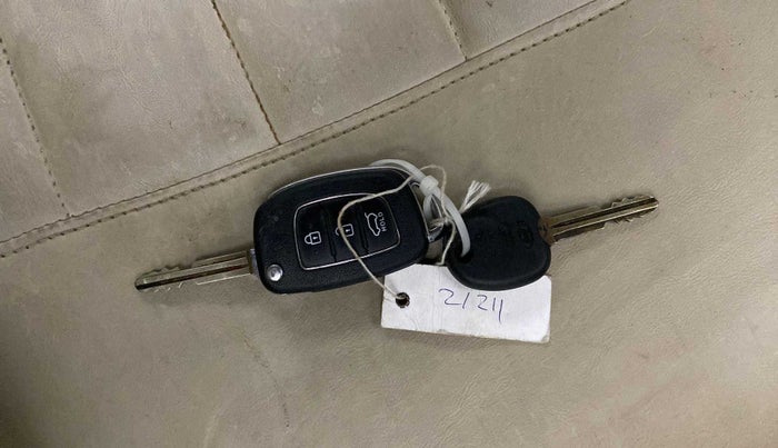 2019 Hyundai Elite i20 SPORTZ 1.2, Petrol, Manual, 33,887 km, Key Close Up