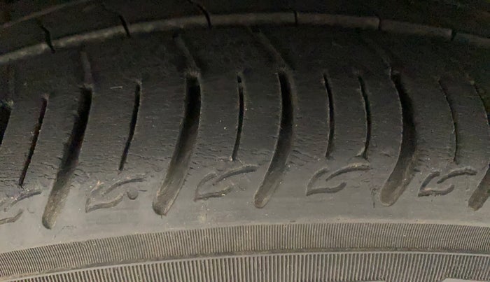 2021 Tata ALTROZ XZ PETROL, Petrol, Manual, 26,041 km, Right Front Tyre Tread