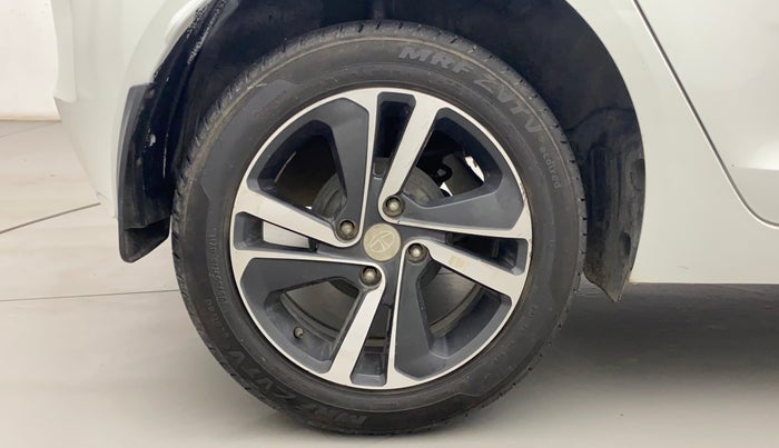 2021 Tata ALTROZ XZ PETROL, Petrol, Manual, 26,041 km, Right Rear Wheel