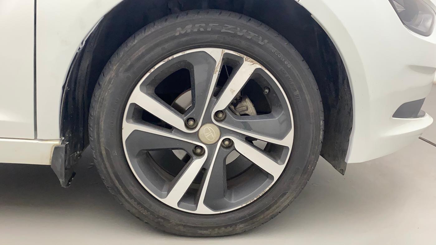 2021 Tata ALTROZ XZ PETROL, Petrol, Manual, 26,041 km, Right Front Wheel