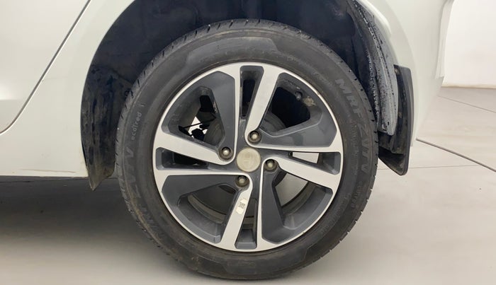2021 Tata ALTROZ XZ PETROL, Petrol, Manual, 26,041 km, Left Rear Wheel