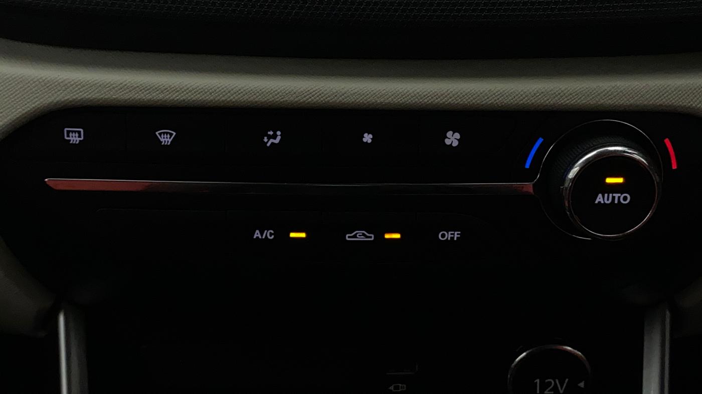 2021 Tata ALTROZ XZ PETROL, Petrol, Manual, 26,041 km, Automatic Climate Control