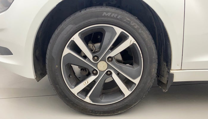 2021 Tata ALTROZ XZ PETROL, Petrol, Manual, 26,041 km, Left Front Wheel