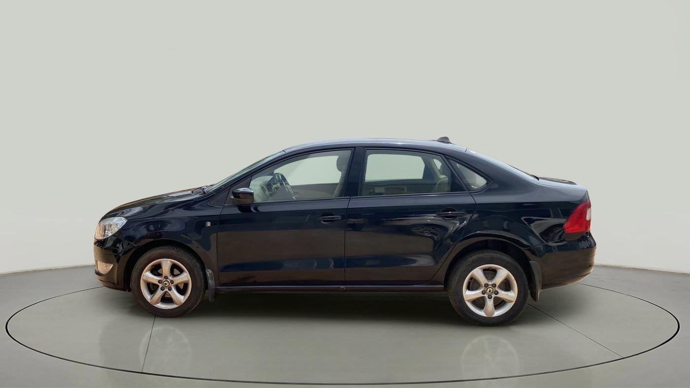 2013 Skoda Rapid ELEGANCE 1.6 MPI MT, Petrol, Manual, 59,691 km, Left Side