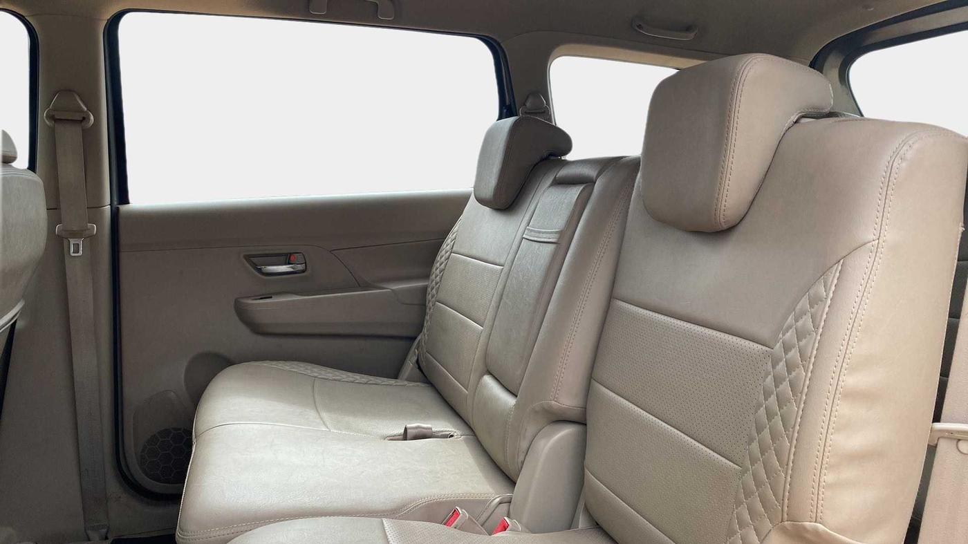 2020 Maruti Ertiga VXI AT SHVS, Petrol, Automatic, 34,569 km, Right Side Rear Door Cabin