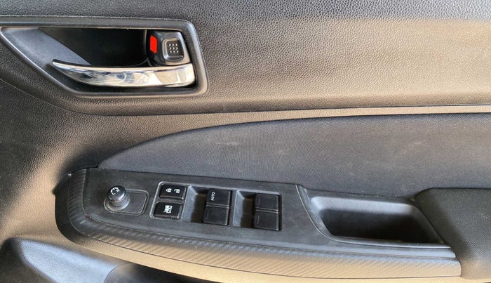 2020 Maruti Swift VXI, Petrol, Manual, 14,957 km, Driver Side Door Panels Control
