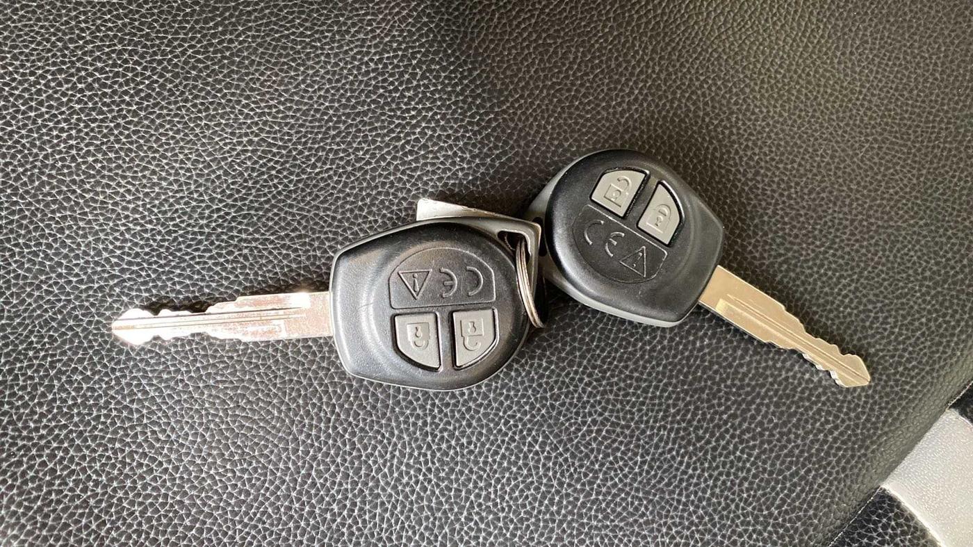 2020 Maruti Swift VXI, Petrol, Manual, 14,957 km, Key Close Up
