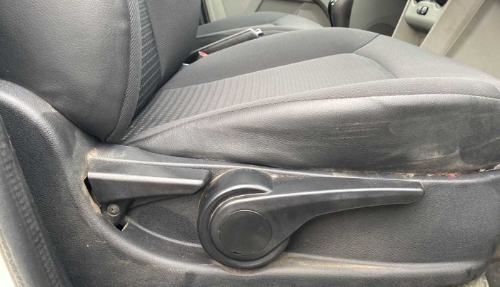 2019 Tata Tiago XZ PETROL, Petrol, Manual, 70,736 km, Driver Side Adjustment Panel