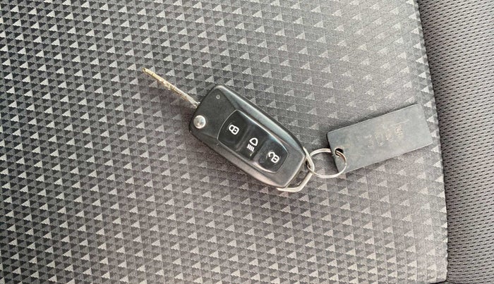 2019 Tata Tiago XZ PETROL, Petrol, Manual, 70,736 km, Key Close Up