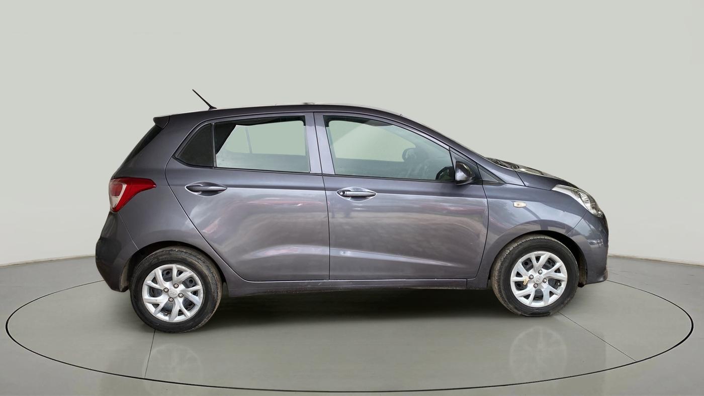 2017 Hyundai Grand i10 MAGNA 1.2 KAPPA VTVT, Petrol, Manual, 1,12,476 km, Right Side View