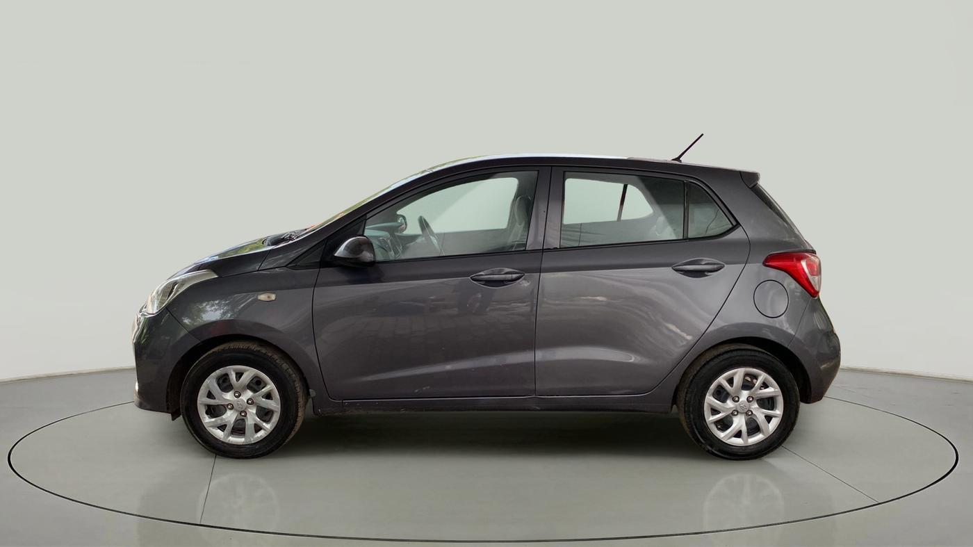 2017 Hyundai Grand i10 MAGNA 1.2 KAPPA VTVT, Petrol, Manual, 1,12,476 km, Left Side
