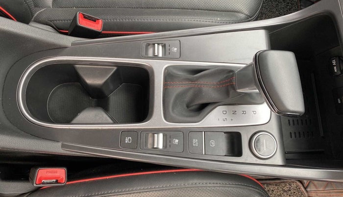 2021 Hyundai Creta SX (O) 1.4 TURBO DCT DUAL TONE, Petrol, Automatic, 21,027 km, Gear Lever