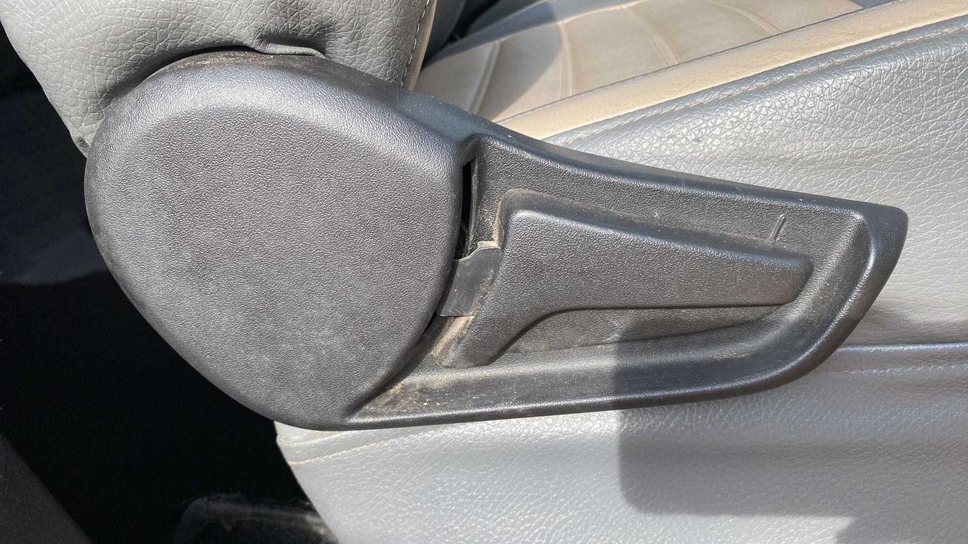 2019 Maruti S PRESSO VXI (O), Petrol, Manual, 44,848 km, Driver Side Adjustment Panel