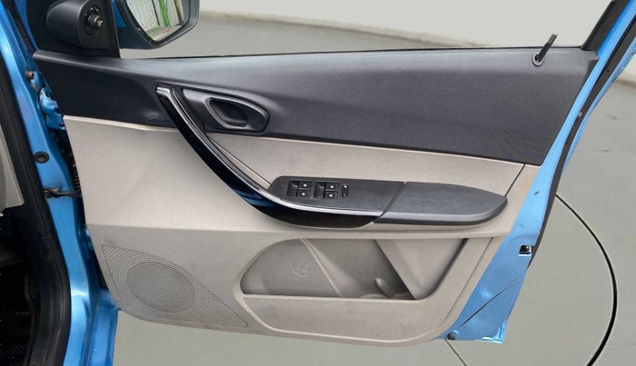 2016 Tata Tiago XT PETROL, Petrol, Manual, 100 km, Driver Side Door Panels Control