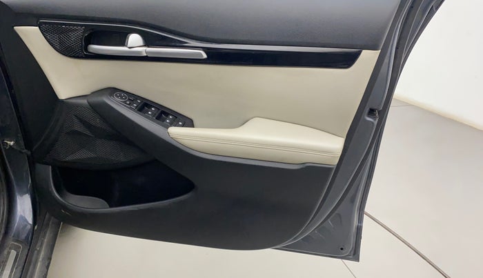 2020 KIA SELTOS HTX IVT 1.5 PETROL, Petrol, Automatic, 58,433 km, Driver Side Door Panels Control