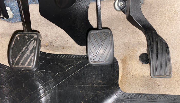 2014 Maruti Swift Dzire VXI, Petrol, Manual, 1,16,630 km, Pedals