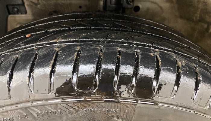 2014 Maruti Swift Dzire VXI, Petrol, Manual, 1,16,630 km, Left Front Tyre Tread