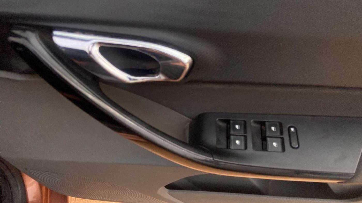 2017 Tata TIGOR XZ PETROL, Petrol, Manual, 62,504 km, Driver Side Door Panels Control