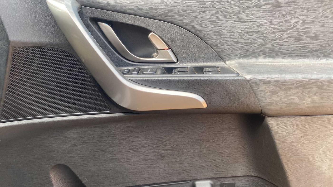 2020 Mahindra XUV500 W7, Diesel, Manual, 18,556 km, Driver Side Door Panels Control