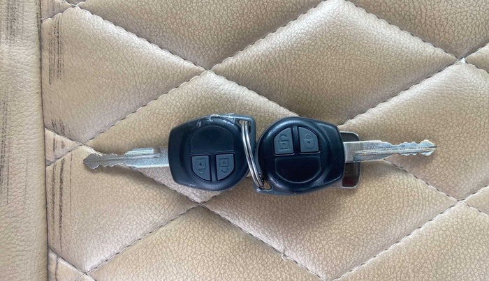 2018 Maruti Wagon R 1.0 VXI OPT, Petrol, Manual, 37,259 km, Key Close Up