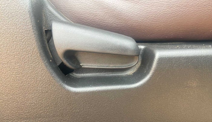 2018 Maruti Wagon R 1.0 VXI OPT, Petrol, Manual, 37,259 km, Driver Side Adjustment Panel