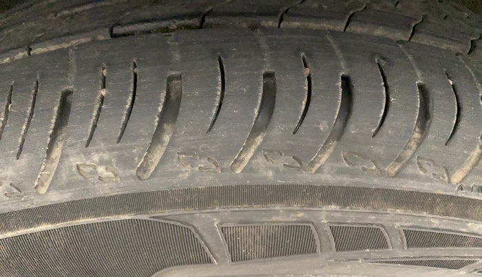 2023 Nissan MAGNITE XV PREMIUM, Petrol, Manual, 9,986 km, Left Front Tyre Tread